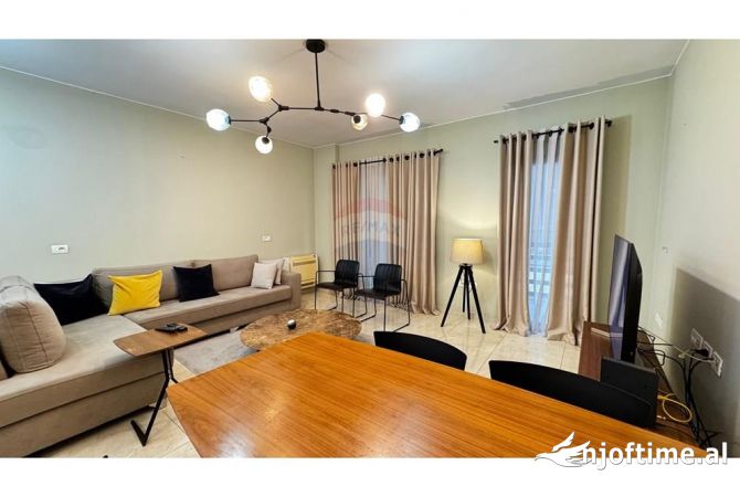 Shtepi me qera 2+1 ne Tirane - 800 Euro