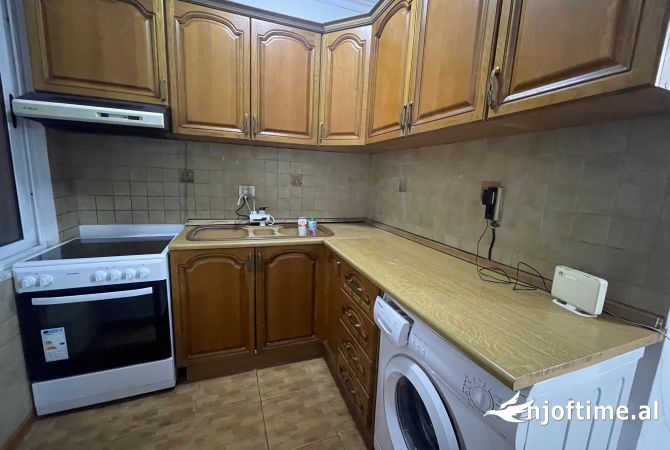 Shtepi me qera Apartament ne Tirane, 1+1, Mobilimi E mobiluar, Pagesa 650  Euro.