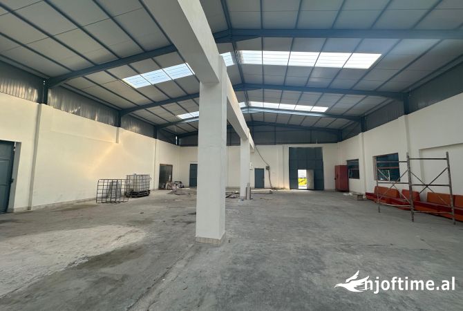 Magazine me Qira - 1000m2 te Rruga e Kavajes