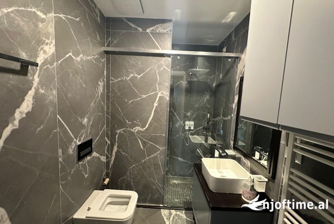 Ambient biznesi me qera 3+1 ne Tirane - 2,000 Euro