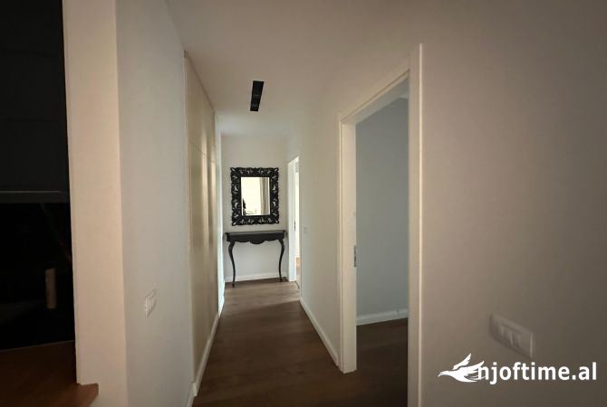 Ambient biznesi me qera 3+1 ne Tirane - 2,000 Euro