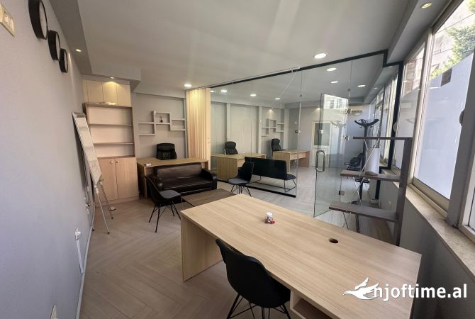 Ambient biznesi me qera 3+1 ne Tirane - 650 Euro