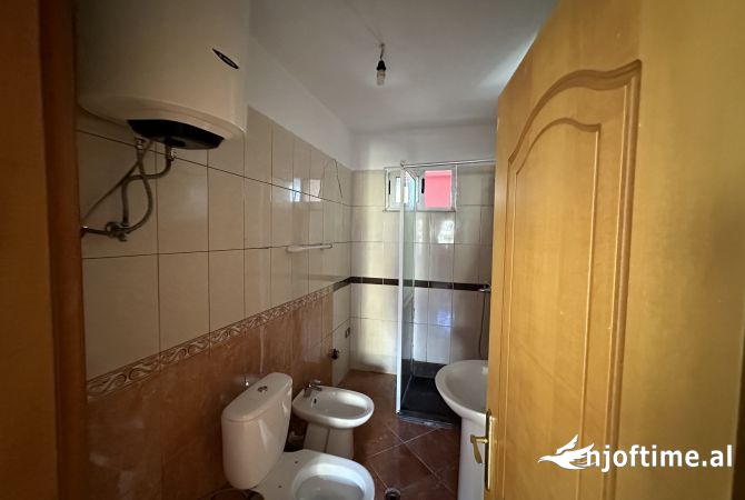 Shtepi me qera 2+1 ne Tirane - 550 Euro