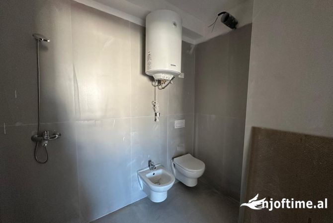 Shtepi me qera 2+1 ne Tirane - 700 Euro