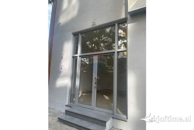 Ambient biznesi ne shitje 1+1 ne Tirane - 99,000 Euro