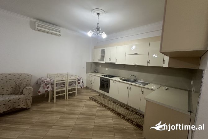 Shtepi me qera 2+1 ne Tirane - 50,000 Leke