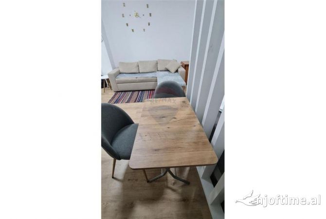 Shtepi me qera Apartament ne Tirane, Garsoniere, Mobilimi E mobiluar, Pagesa 400  Euro.