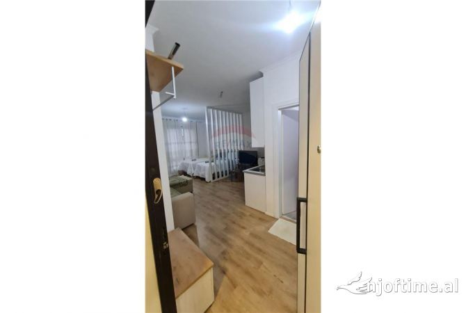 Shtepi me qera Apartament ne Tirane, Garsoniere, Mobilimi E mobiluar, Pagesa 400  Euro.