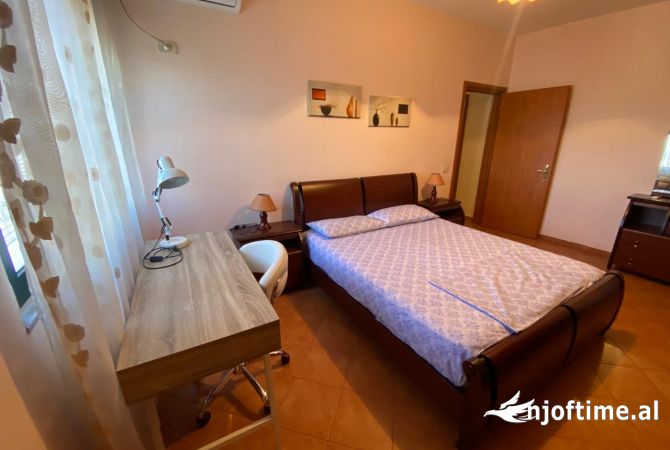 Shtepi me qera 2+1 ne Tirane - 800 Euro