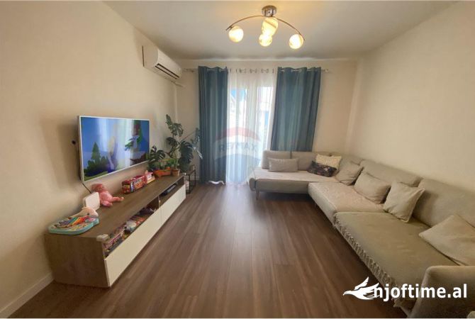 Shtepi me qera 2+1 ne Tirane - 800 Euro