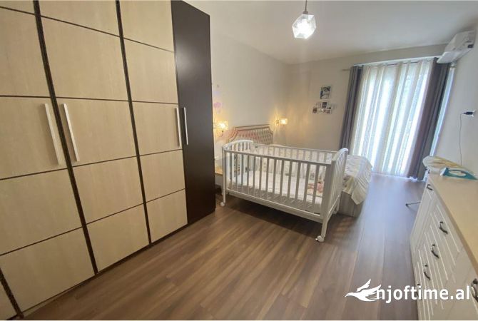 Shtepi me qera 2+1 ne Tirane - 800 Euro
