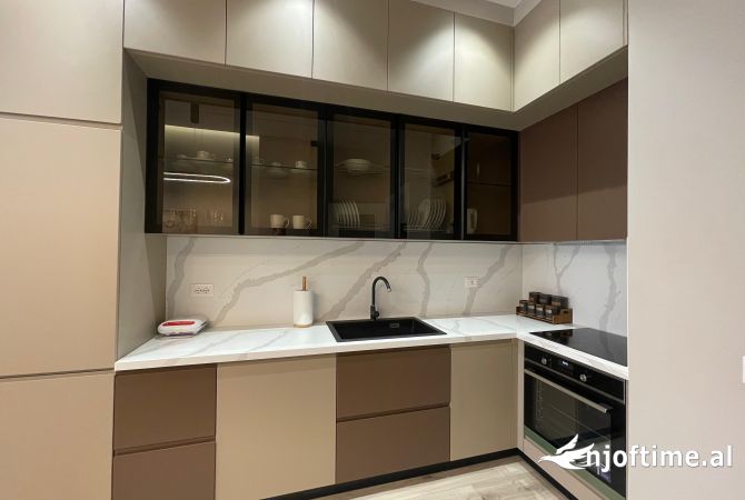 Shtepi me qera 2+1 ne Tirane - 900 Euro