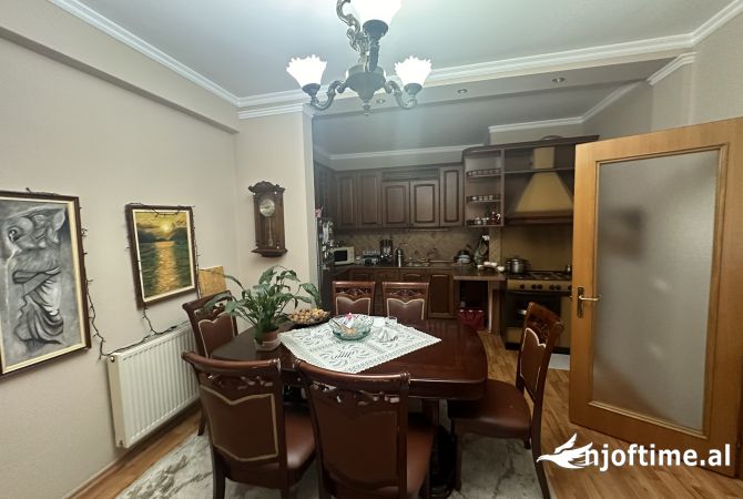 Shtepi ne shitje 2+1 ne Tirane - 250,000 Euro