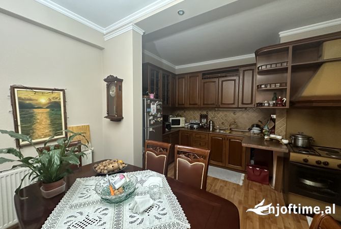 Shtepi ne shitje 2+1 ne Tirane - 250,000 Euro