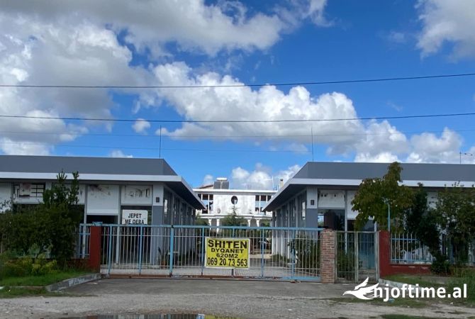 Ambiente Commerciale in Vendita 1+1 a Durazzo - 700,000 Euro