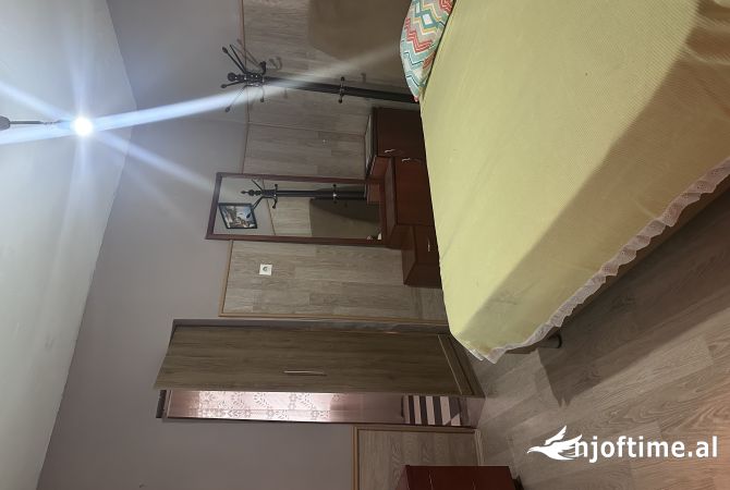 Shtepi me qera 1+1 ne Tirane - 40,000 Leke