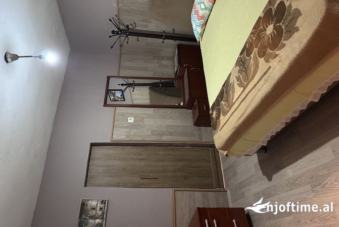 Shtepi me qera Shtepi Private ne Tirane, 1+1, Mobilimi E mobiluar, Pagesa 350  Euro.