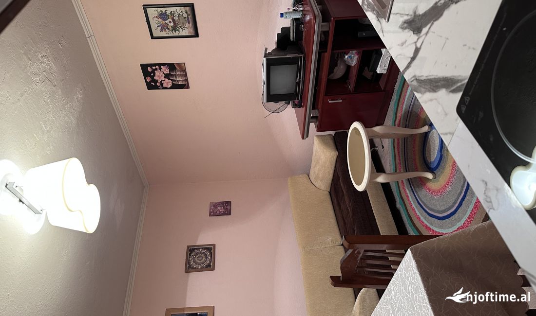 Shtepi me qera Shtepi Private ne Tirane, 1+1, Mobilimi E mobiluar, Pagesa 350  Euro.