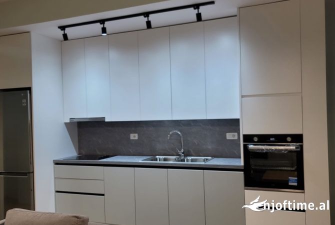Shtepi me qera 2+1 ne Tirane - 500 Euro