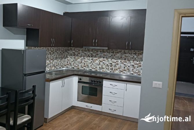 Shtepi me qera 1+1 ne Tirane - 40,000 Leke