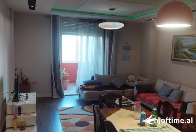Shtepi me qera 2+1 ne Tirane - 45,000 Leke