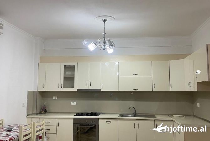 Shtepi me qera 2+1 ne Tirane - 45,000 Leke