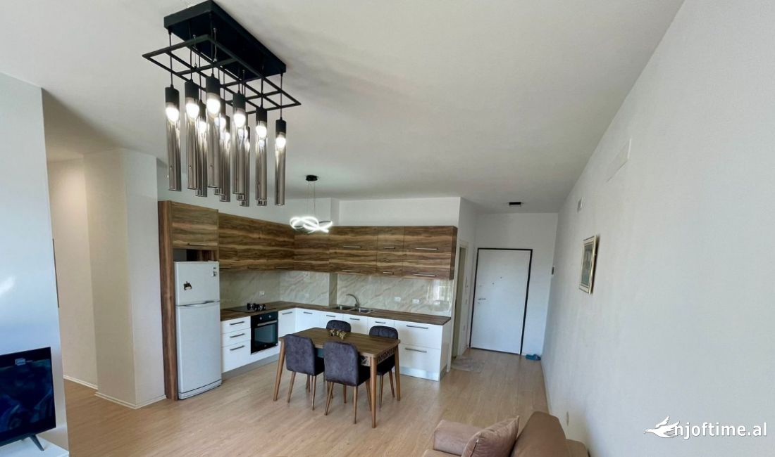 Shtepi me qera Apartament ne Tirane, 2+1, Mobilimi E mobiluar, Pagesa 50,000  Leke.