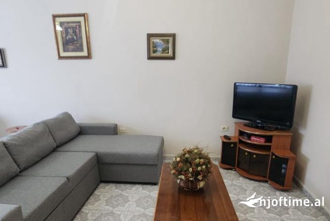 Shtepi me qera 1+1 ne Tirane - 45,000 Leke
