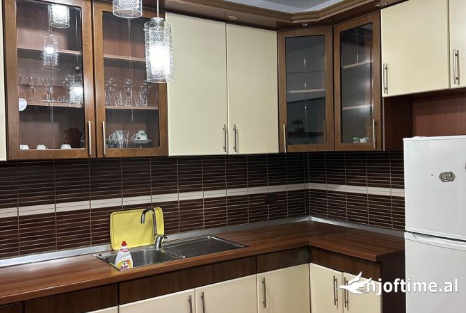Shtepi me qera 2+1 ne Tirane - 400 Euro