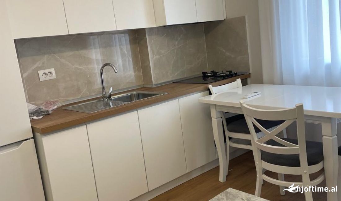 Shtepi me qera Apartament ne Tirane, 1+1, Mobilimi E mobiluar, Pagesa 60,000  Leke.