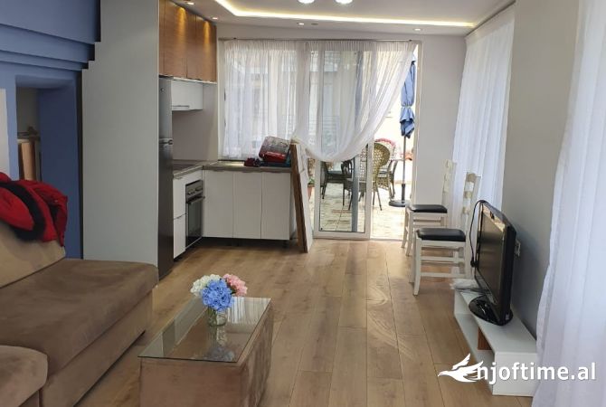 Shtepi me qera 2+1 ne Tirane - 50,000 Leke