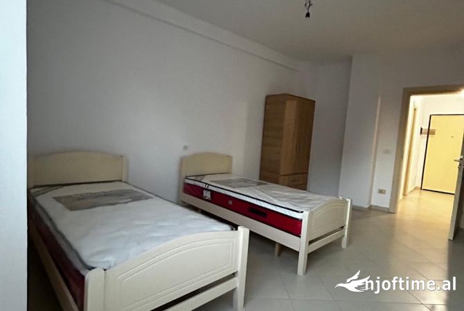 Shtepi me qera 2+1 ne Tirane - 40,000 Leke