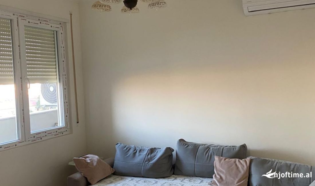 Shtepi me qera Apartament ne Tirane, 1+1, Mobilimi E mobiluar, Pagesa 420  Euro.