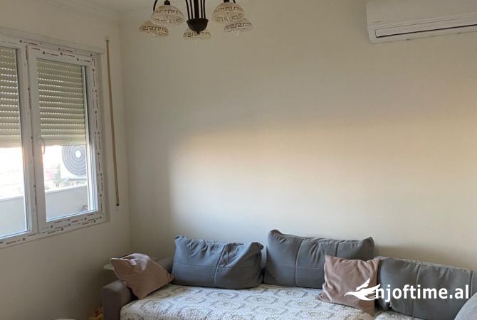 Jepet me qira apartament 1+1 përballë Amerikan 3!