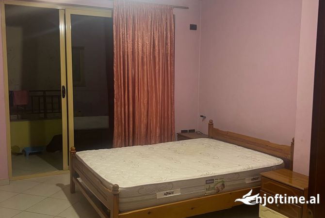 Shtepi me qera 2+1 ne Tirane - 400 Euro