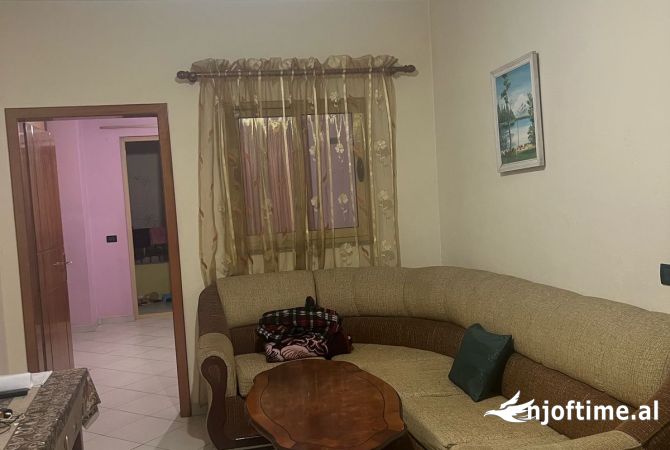 Shtepi me qera 2+1 ne Tirane - 400 Euro