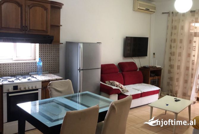 Shtepi me qera 2+1 ne Tirane - 45,000 Leke