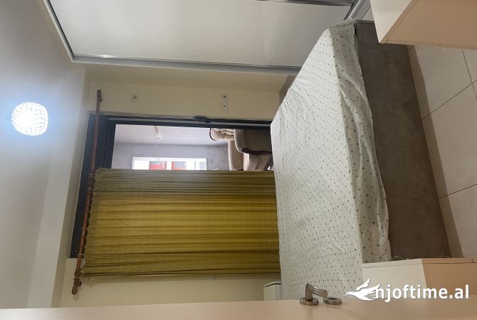 Shtepi me qera 1+1 ne Tirane - 40,000 Leke
