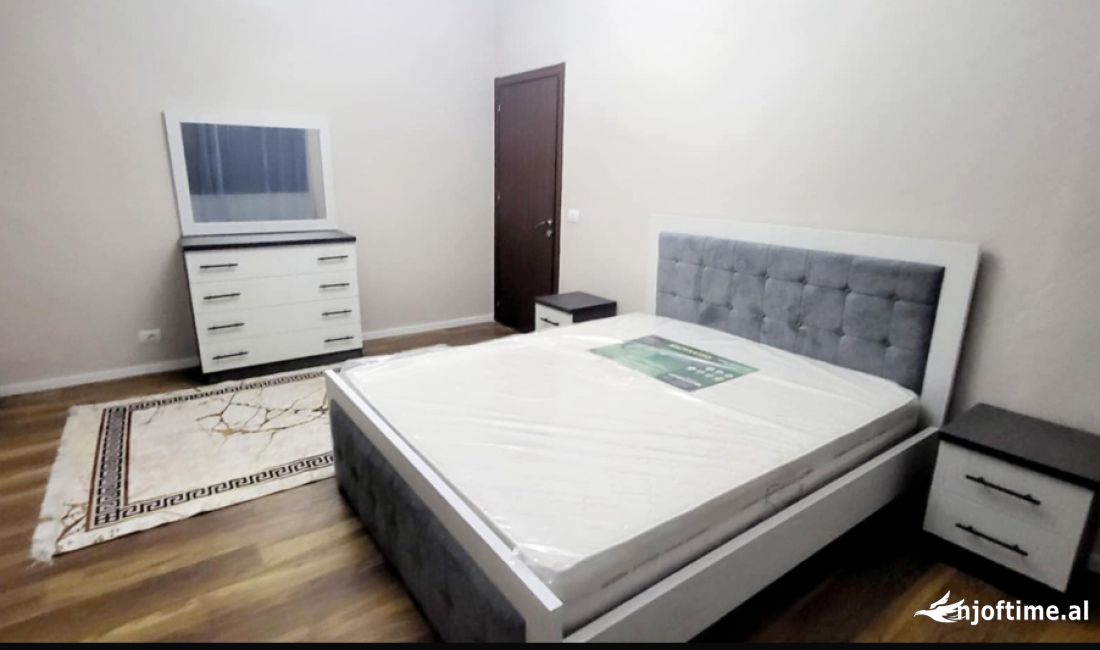 Shtepi me qera Apartament ne Tirane, 2+1, Mobilimi E mobiluar, Pagesa 650  Euro.