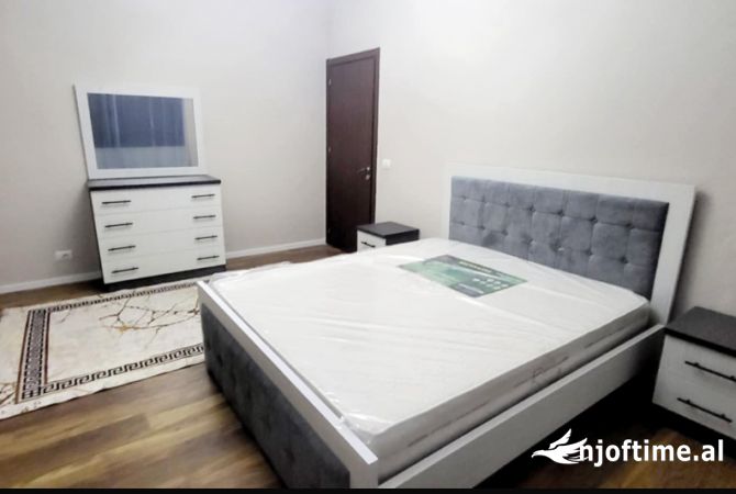 Shtepi me qera 2+1 ne Tirane - 650 Euro