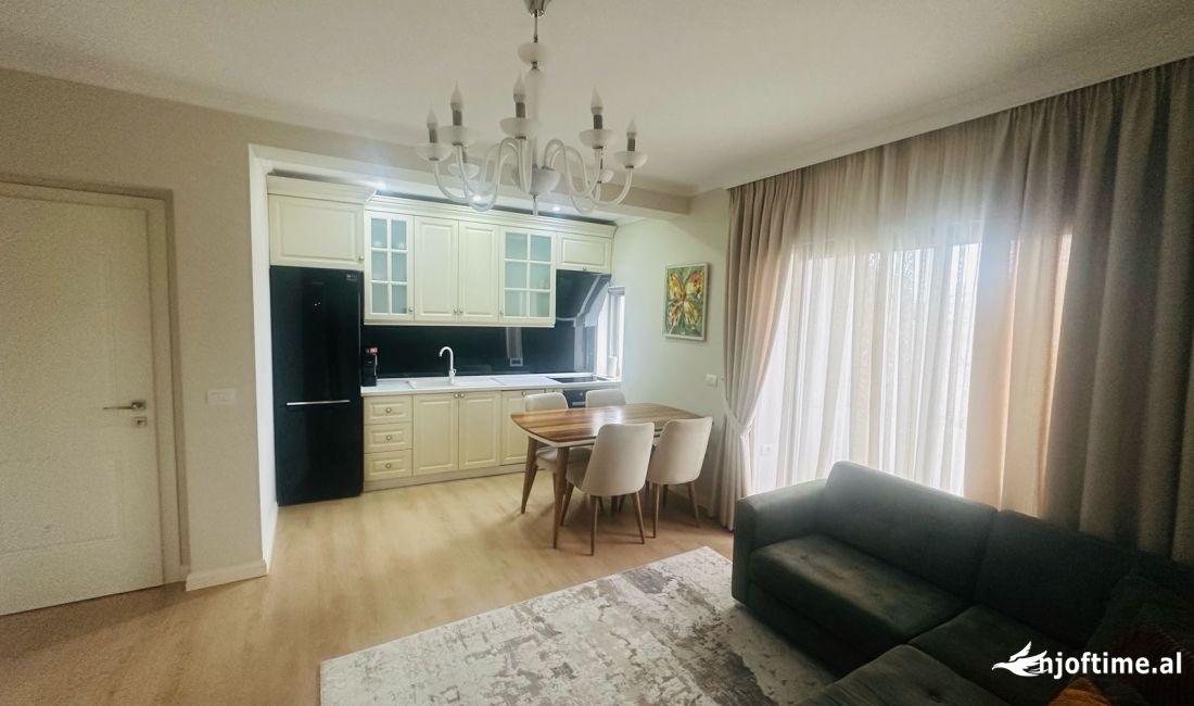 Shtepi me qera Apartament ne Tirane, 2+1, Mobilimi E mobiluar, Pagesa 750  Euro.