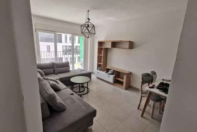 Shtepi me qera 2+1 ne Tirane - 50,000 Leke