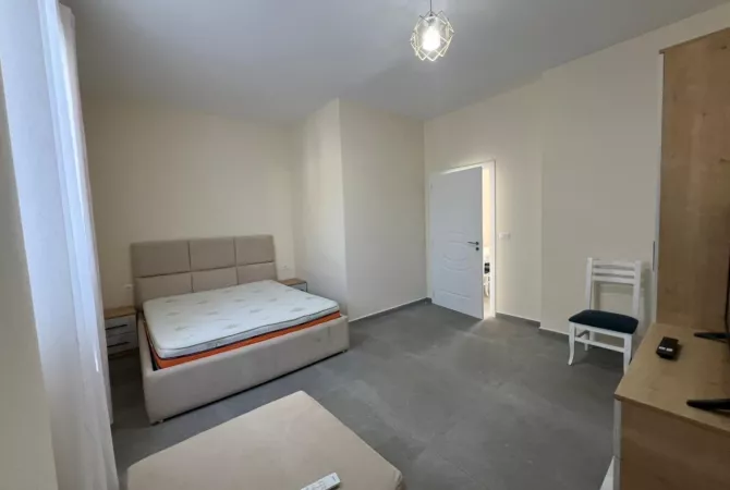 Shtepi me qera 1+1 ne Tirane - 40,000 Leke