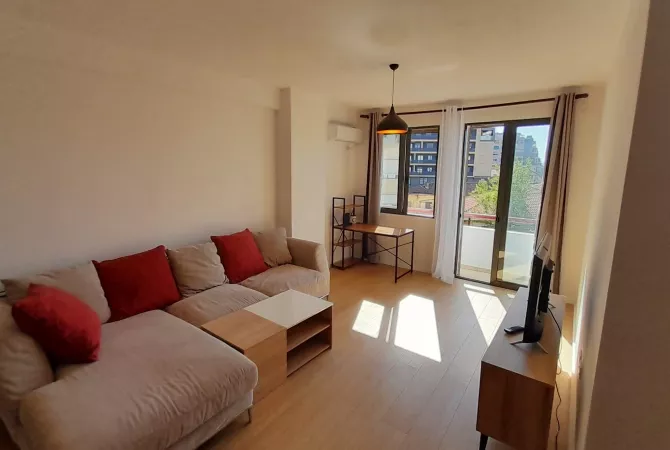 Shtepi me qera 1+1 ne Tirane - 59,000 Leke