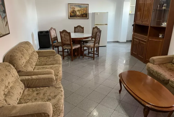 Shtepi me qera 2+1 ne Tirane - 45,000 Leke