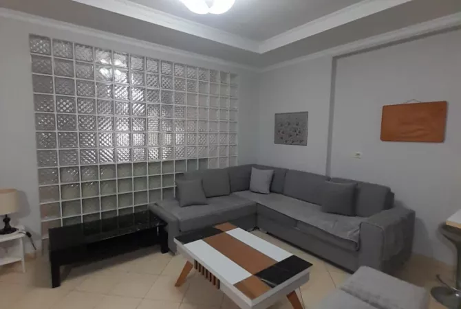 Shtepi me qera 1+1 ne Tirane - 35,000 Leke