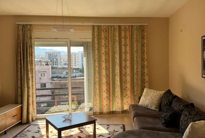 Shtepi me qera 2+1 ne Tirane - 45,000 Leke