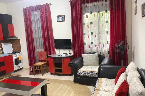 Shtepi me qera 2+1 ne Tirane - 400 Euro