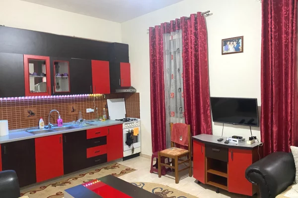 Shtepi me qera 2+1 ne Tirane - 400 Euro