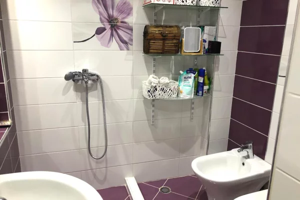 Shtepi ne shitje Shtepi Private ne Tirane, 2+1, Mobilimi E mobiluar, Pagesa 108,000  Euro.